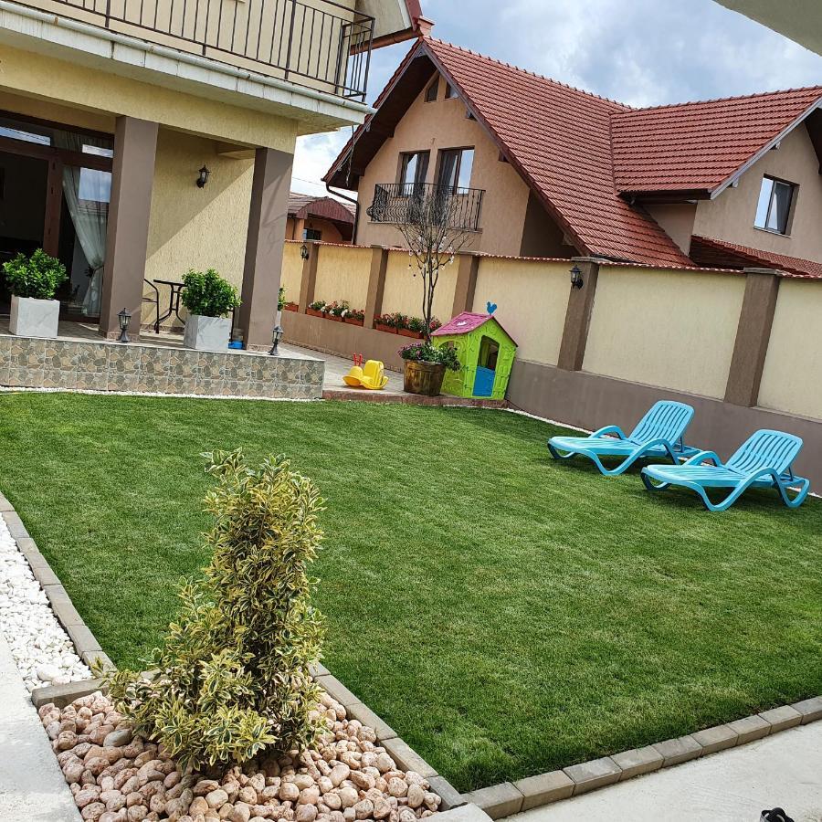 Vila De La Lugas Oradea Exteriör bild