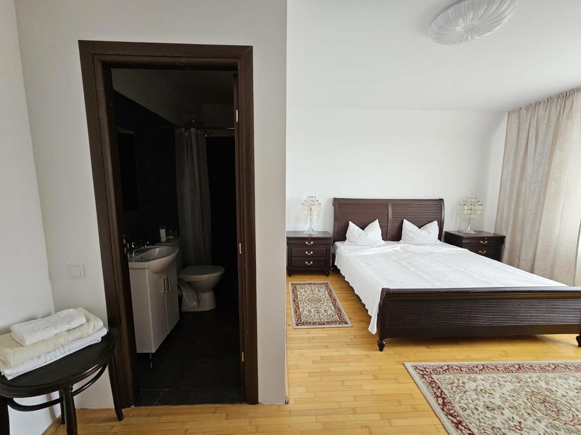 Vila De La Lugas Oradea Exteriör bild
